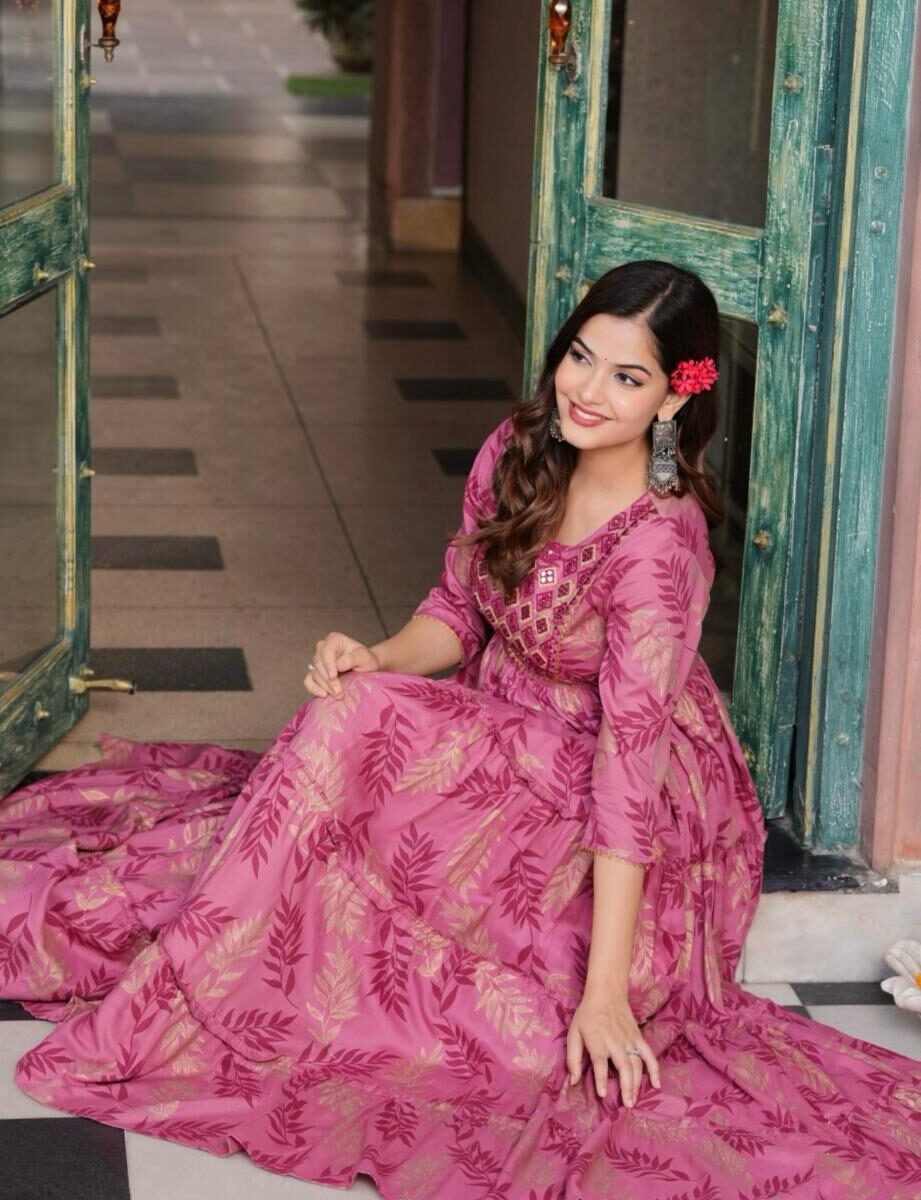 Beautiful Rayon 140  Fabric Anarkali kurti Pant With Tai Dai Dupatta