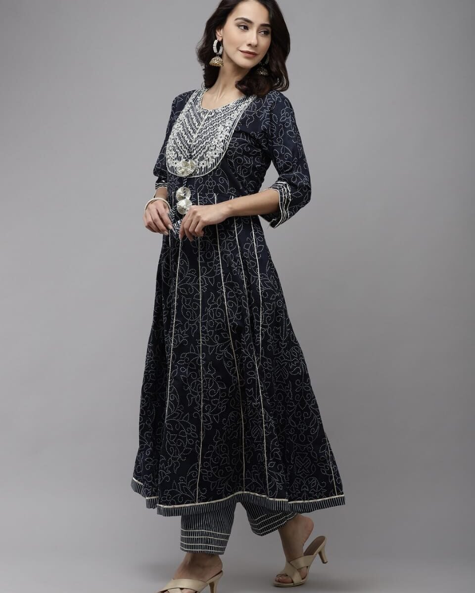 Kurti top with Elastic on sleeves & Plazzo with both side buttons detailing