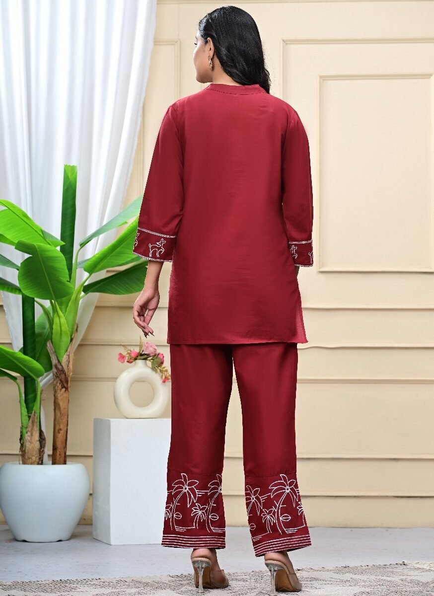 Elegant Embroidered Kurta Set – A Perfect Blend of Tradition & Style!